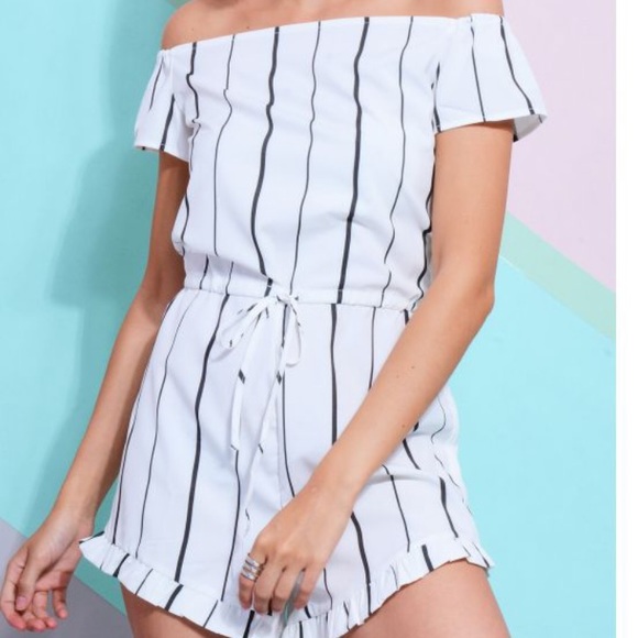 Pants - 🎉Black and White Stripe Off The Shoulder Romper Jumpsuit!